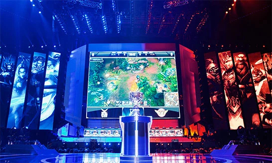 Gumayusi选手霞操作神技，900%伤害转化率助力团队电竞盛宴胜利